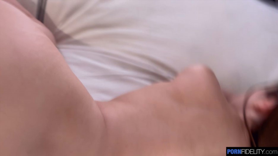 Jackie Hoff - All Natural Creampie E1065